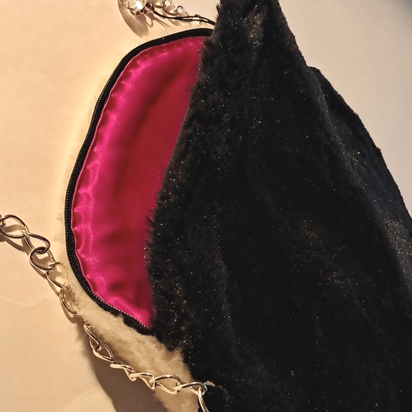 Faux Fur Black & White Circle Chain Shoulder Bag 60s Style Hand Made OOAK - Picture 4 of 7